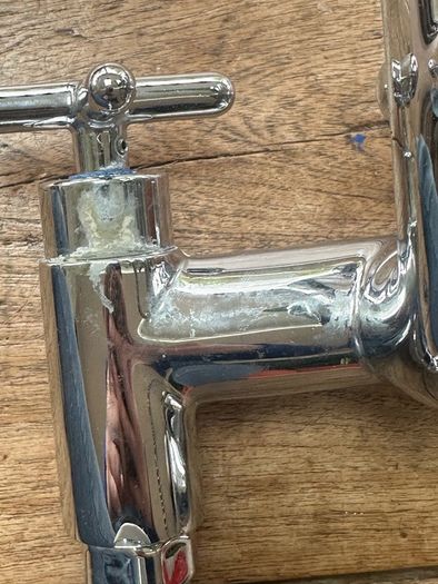chrome bath taps