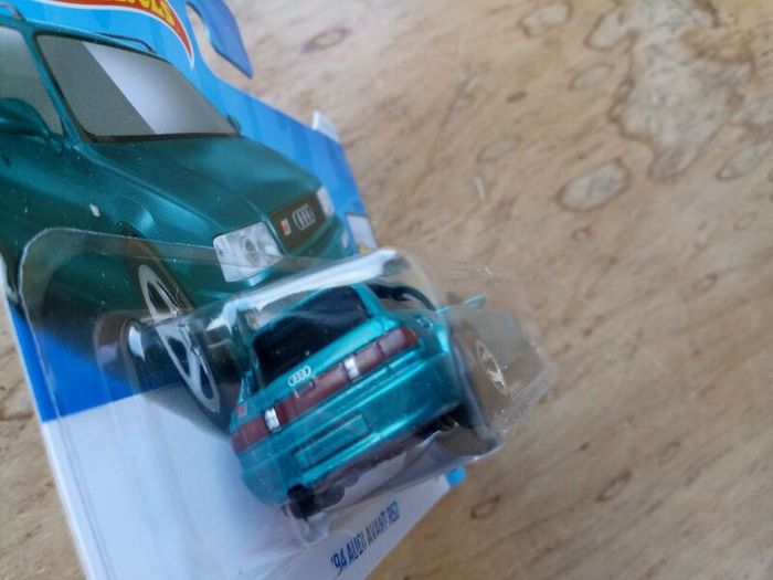 Hot Wheels '94 Audi Avant Rs2 Green