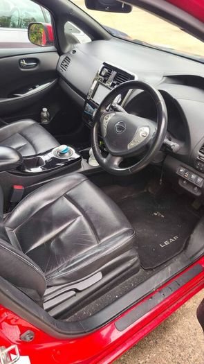 2015 Nissan Leaf Tekna 24kWh  5,950 ONO