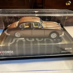 Corgi Classics Jaguar MK 2 1:43