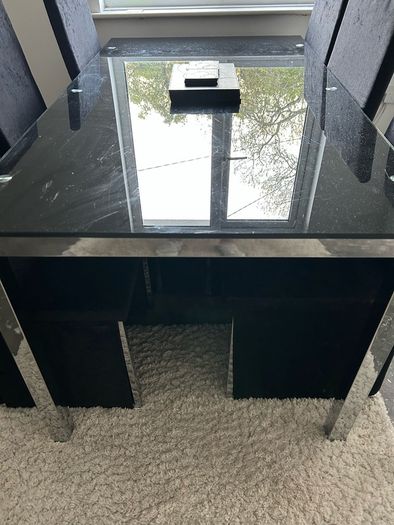 glass dining table and 6 chairs