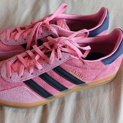 Adidas Originals Gazelle indoor trainers Pink & Black