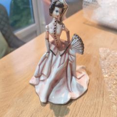 Antique Italian porcelain lady
