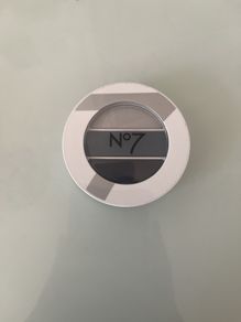 N.7 eyeshadow