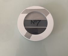 N.7 eyeshadow