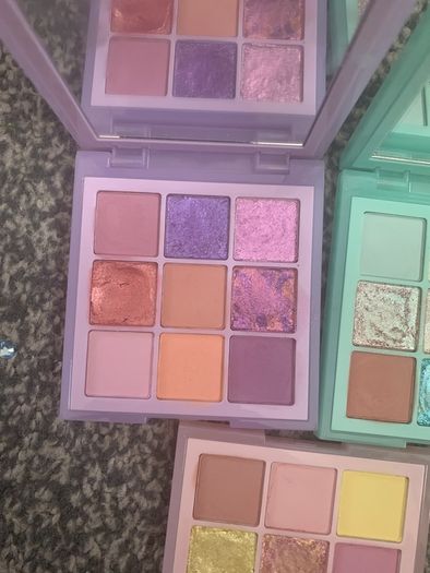 Huda beauty pastels obsession palettes