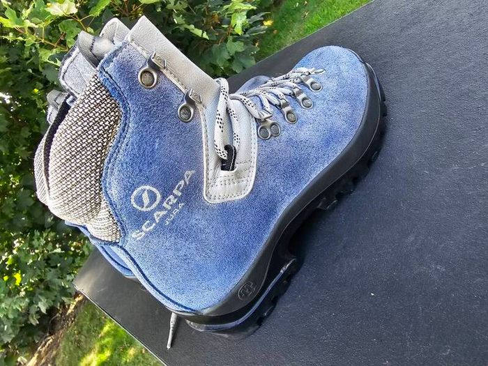 Vintage Scarpa Jura Mountaineering Boots Women's size 38