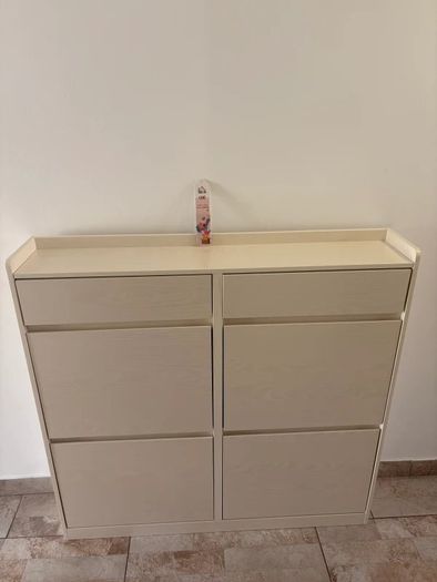Shoe Cabinet for 8 Pairs with 2 Sliding Drawers and 4 Flip-Down Drawers