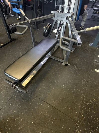 Magnum Biangular Chest press - Plate Loaded