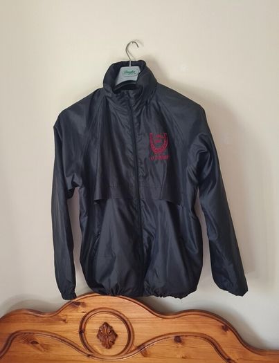 A.P O'brien Racing breeze up yard jacket Size large Pit to pit 23" Hooded in like new condition