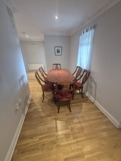 Table & Chairs
