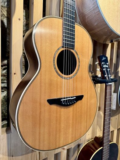 Avalon S32 Handbuilt Acoustic Guitar