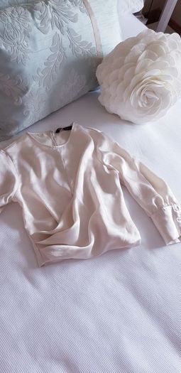 Zara Long Sleeve Cream Top - Small