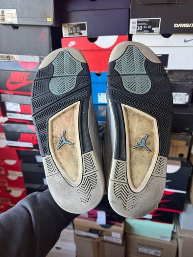 Jordan 4 Retro University Blue CT8527-400
