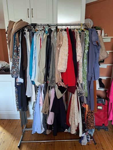 Clothes railing