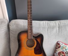Fender DG-22 CE semi acoustic