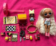 L.O.L. Surprise dolls. Tweens Babysitting Party Dolls Rae Sands and SPF Q.T.