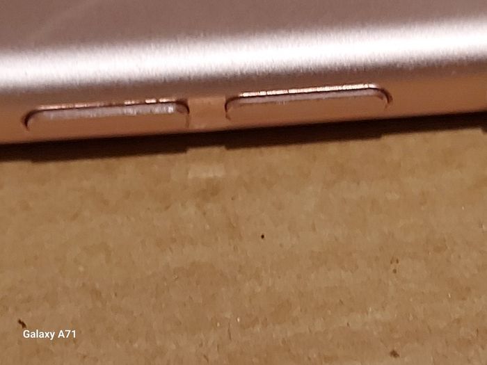 Apple Iphone 6s, White with Rose Gold Back, Damaged Display, excellent cosmetic condition, For Parts or Repair