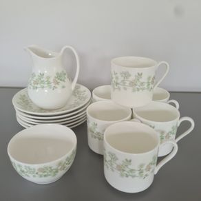 Tea Cups Saucers Sugar Bowl Creamer Royal Doulton Summer Mist