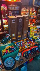 Vintage wooden Cigare#te vending machine..