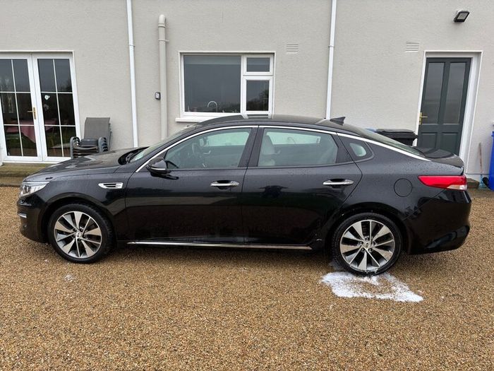 Excellent condition-cream leather-taxed & serviced