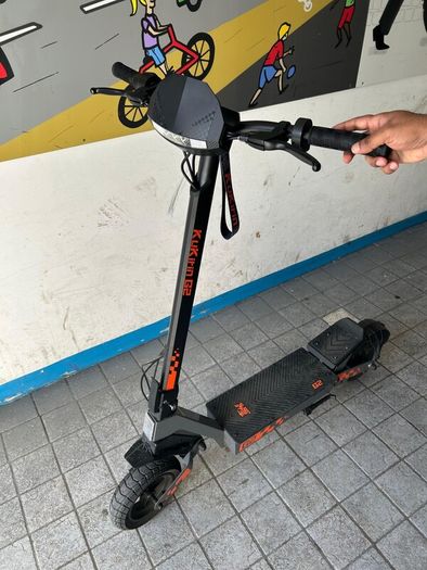 Brand New condition, only one month old, Kukirin G2, with Bill and warranty.