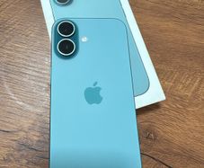 iPhone 16 mint condition simfree