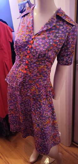 Super Cute 1970s Vintage Two Piece Peplum