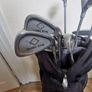 golf clubs and bag Image 3