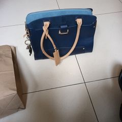 Manatary Large  Navy Handbag.   New - No Tag.