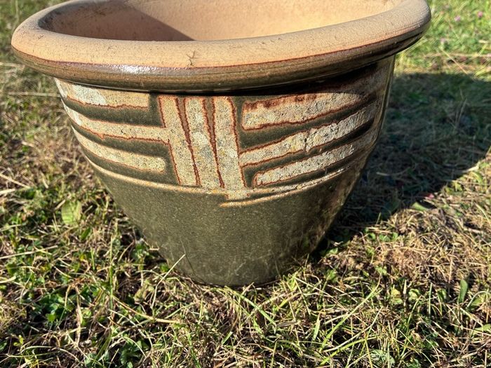 Glazed flower pot