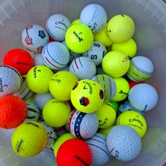 Mixed  coloured golfballs