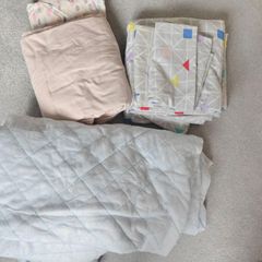 duvet cover, bed sheet
