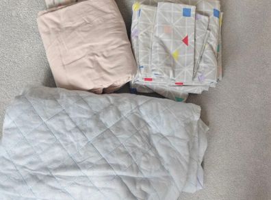 duvet cover, bed sheet