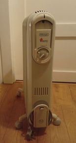De'Longhi Vento Electric Oil Filled Radiator, 1.5 KW - Grey/White