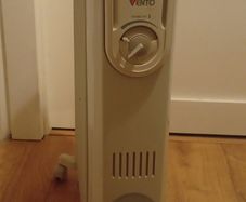De'Longhi Vento Electric Oil Filled Radiator, 1.5 KW - Grey/White