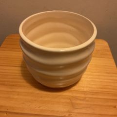Small ceramic plant pot Brand New