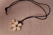 Daisy pendant