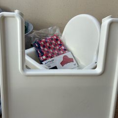 ikea high chair and cushion
