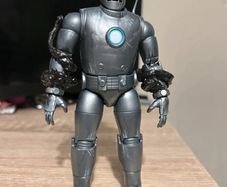 Marvel legends 2 Iron man figures