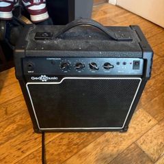 Gear4Music bass amp never used