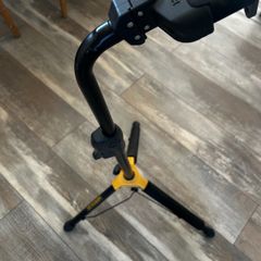 Hercules Guitar Stand