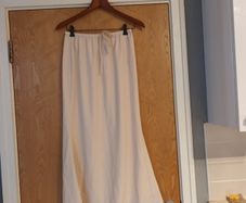 Shein Ivory  Lined Skirt.  S.' M.- 12.  New.
