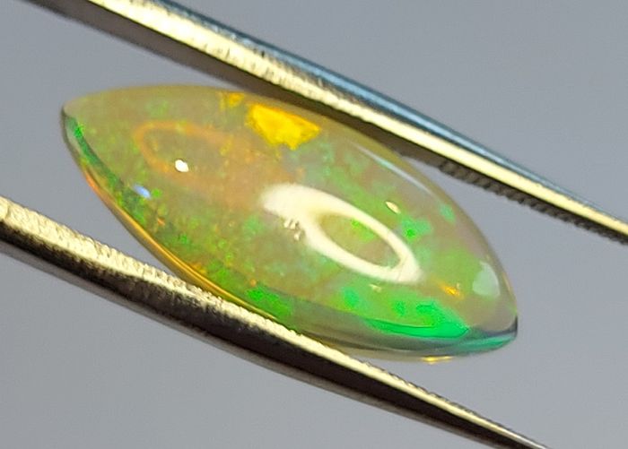 Ethiopian opal 4.19 ct pinfire pattern