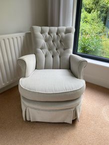 Button back armchair