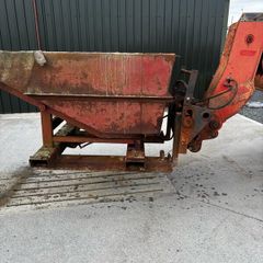Hydraulic skip (concrete skip)
