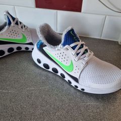 mens nike runners