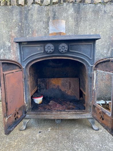 solid stove with back boiler