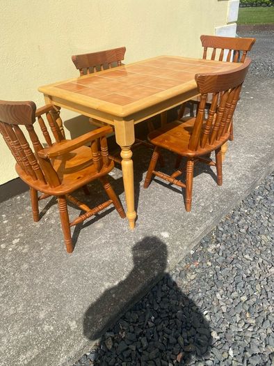 kitchen table and chairs