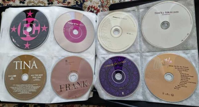 160 CD + Case. All CD's in perfect playable condition.